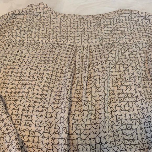 Intercontinental Apparel Inc Ivory and Black Blouse - Picture 10 of 16